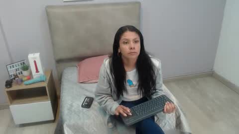 valevicious online show from 12-15-25, 01:37