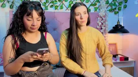 Valkiria and Dione online show from 04-21-26, 07:28