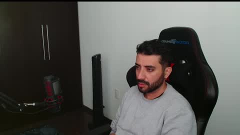 Roberto Carlos online show from 12-13-25, 09:31