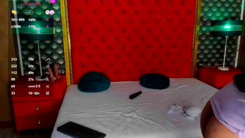 Valerie Val V online show from 10-17-25, 08:28