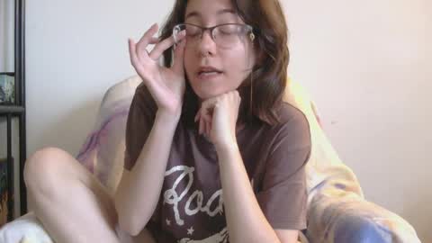 Snapshot of valleriestarr chatting on 04-04-26, 01:19 Vallerie Starr online show from 04-04-26, 01:19