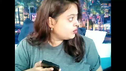 Snapshot of valleyval chatting on 01-03-25, 05:39 indianvalvet priya is back online show from 01-03-25, 05:39