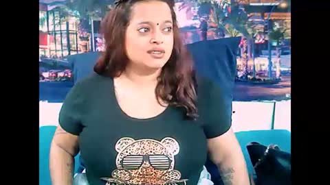 Snapshot of valleyval chatting on 01-04-25, 05:27 indianvalvet priya is back online show from 01-04-25, 05:27