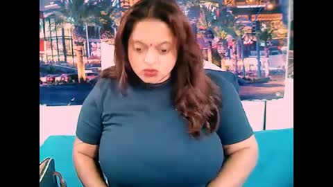 Snapshot of valleyval chatting on 02-08-25, 06:01 indianvalvet priya is back online show from 02-08-25, 06:01