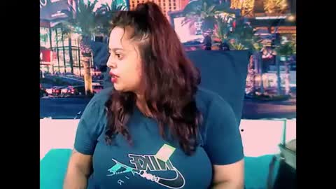 Snapshot of valleyval chatting on 02-22-25, 06:06 indianvalvet priya is back online show from 02-22-25, 06:06