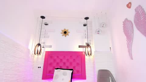 Vallolet Peach  online show from 02-02-25, 11:30