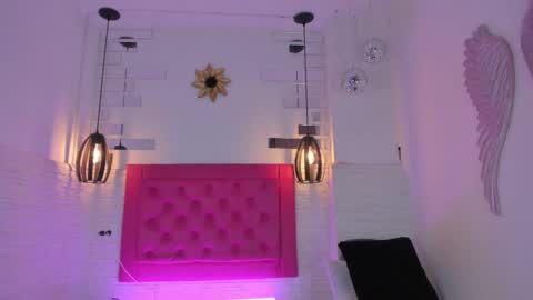 Vallolet Peach  online show from 02-15-25, 11:39