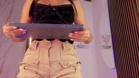 Vallolet Peach  online show from 09-17-25, 11:56