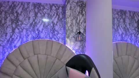 Snapshot of valuh_blake chatting on 02-19-25, 06:21 Valuh online show from 02-19-25, 06:21