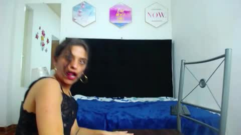 Snapshot of vamarap chatting on 10-24-25, 02:52 amara online show from 10-24-25, 02:52