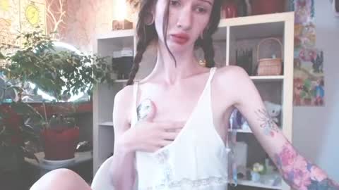 Snapshot of vampire_valentine chatting on 08-02-26, 10:19 Mollyy Valentine online show from 08-02-26, 10:19