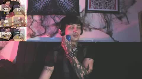 david guzman i model independenthelp me with a thumbs up online show from 10-27-25, 01:09