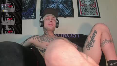 david guzman i model independenthelp me with a thumbs up online show from 11-18-25, 01:55