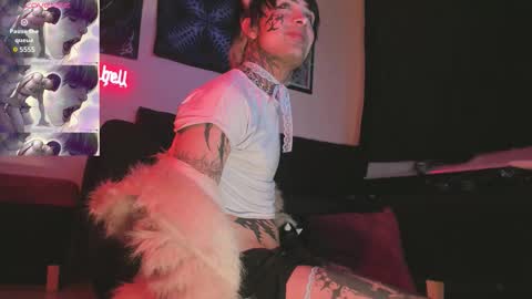 david guzman i model independenthelp me with a thumbs up online show from 01-19-26, 01:53