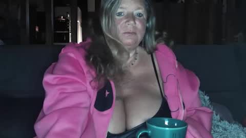 vampwoman online show from 01-06-25, 08:14