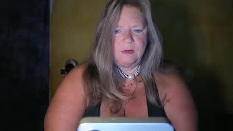 Snapshot of vampwoman chatting on 05-08-26, 05:57 vampwoman online show from 05-08-26, 05:57