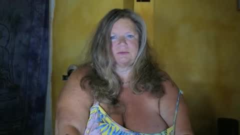 Snapshot of vampwoman chatting on 05-14-26, 07:26 vampwoman online show from 05-14-26, 07:26