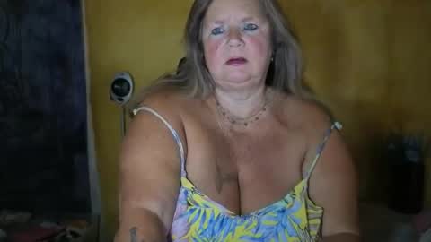 Snapshot of vampwoman chatting on 06-09-26, 07:09 vampwoman online show from 06-09-26, 07:09