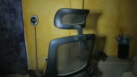 Snapshot of vampwoman chatting on 07-14-26, 05:12 vampwoman online show from 07-14-26, 05:12
