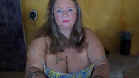Snapshot of vampwoman chatting on 07-28-26, 04:39 vampwoman online show from 07-28-26, 04:39