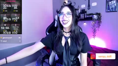Snapshot of vampy_dolll chatting on 06-11-26, 12:32 vampy_dolll online show from 06-11-26, 12:32