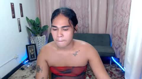 Snapshot of vampy_ebony_laxine chatting on 10-08-25, 08:23 vampy_ebony_laxine online show from 10-08-25, 08:23