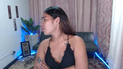 Snapshot of vampy_ebony_laxine chatting on 10-09-25, 04:32 vampy_ebony_laxine online show from 10-09-25, 04:32