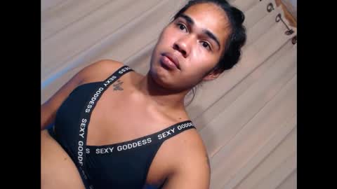 Snapshot of vampy_ebony_laxine chatting on 10-20-25, 03:29 vampy_ebony_laxine online show from 10-20-25, 03:29