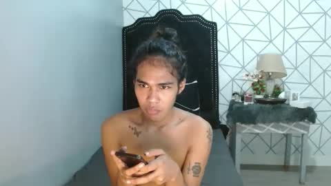 Snapshot of vampy_ebony_laxine chatting on 05-16-26, 10:36 vampy_ebony_laxine online show from 05-16-26, 10:36