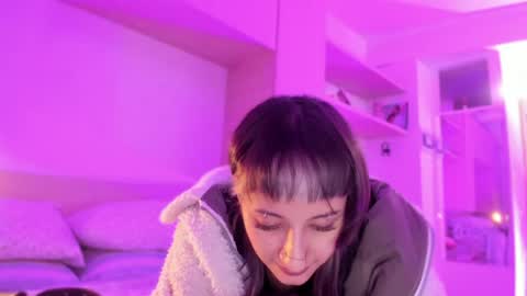 Snapshot of vandalovee chatting on 04-30-26, 02:18 Babi Alu online show from 04-30-26, 02:18