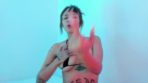 Snapshot of vandalovee chatting on 05-12-26, 02:03 Babi Alu online show from 05-12-26, 02:03