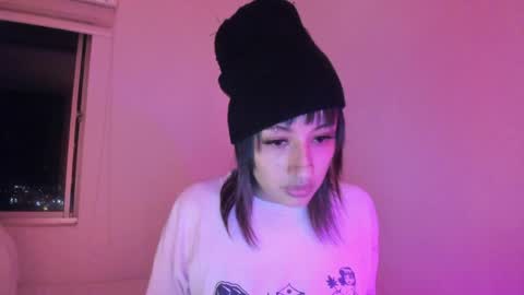 Snapshot of vandalovee chatting on 05-13-26, 11:44 Babi Alu online show from 05-13-26, 11:44