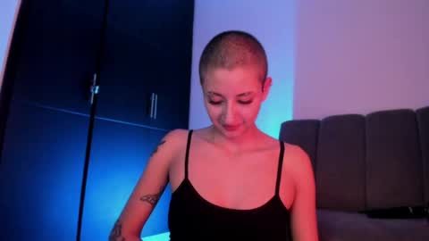 Snapshot of vandalovee chatting on 06-03-26, 02:25 Babi Alu online show from 06-03-26, 02:25
