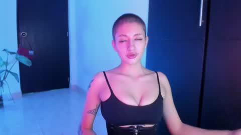 Snapshot of vandalovee chatting on 06-10-26, 06:12 Babi Alu online show from 06-10-26, 06:12