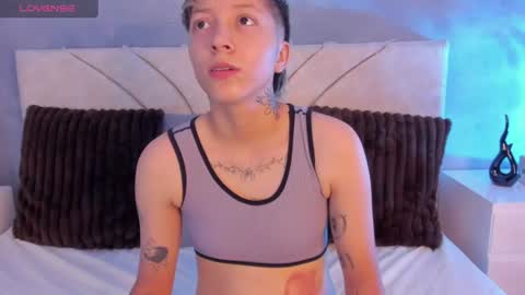 Snapshot of vane_grey chatting on 06-10-26, 06:07 vane_grey online show from 06-10-26, 06:07
