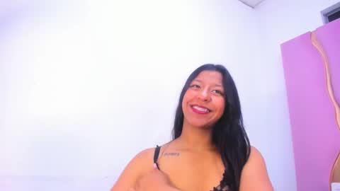 Snapshot of vanelin18 chatting on 11-18-25, 09:08 Vane online show from 11-18-25, 09:08