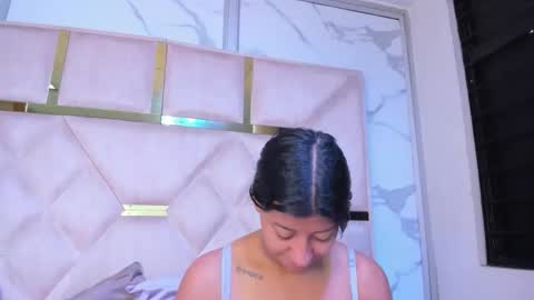 Snapshot of vanelin18 chatting on 04-25-26, 01:41 Vane online show from 04-25-26, 01:41