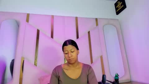 Snapshot of vanelin18 chatting on 05-03-26, 12:33 Vane online show from 05-03-26, 12:33