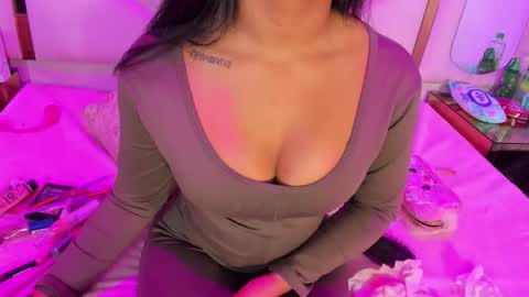 Snapshot of vanelin18 chatting on 05-05-26, 02:58 Vane online show from 05-05-26, 02:58
