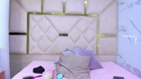 Snapshot of vanelin18 chatting on 05-11-26, 12:33 Vane online show from 05-11-26, 12:33