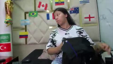 Snapshot of vanelin18 chatting on 07-03-26, 12:00 Vane online show from 07-03-26, 12:00