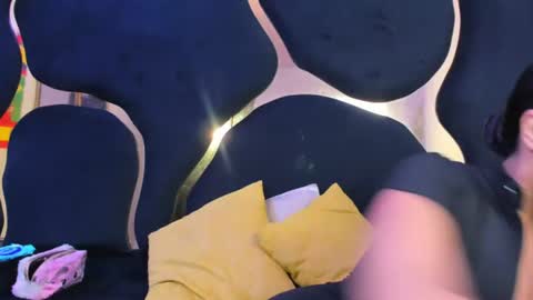 Snapshot of vanelin18 chatting on 07-24-26, 01:42 Vane online show from 07-24-26, 01:42