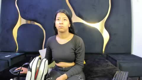 Snapshot of vanelin18 chatting on 07-26-26, 01:18 Vane online show from 07-26-26, 01:18