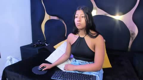 Snapshot of vanelin18 chatting on 07-31-26, 02:27 Vane online show from 07-31-26, 02:27