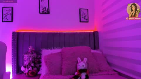 Snapshot of vanesa_moon_ chatting on 09-18-25, 12:23 vanesa_moon_ online show from 09-18-25, 12:23