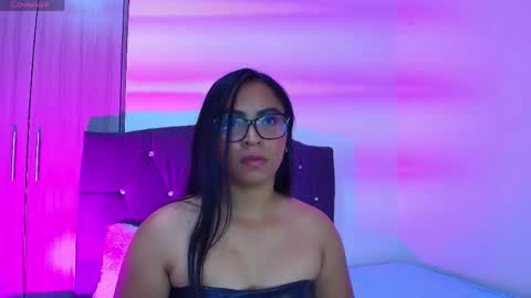 Snapshot of vanesaa__star chatting on 05-21-26, 01:12 Vanesa online show from 05-21-26, 01:12