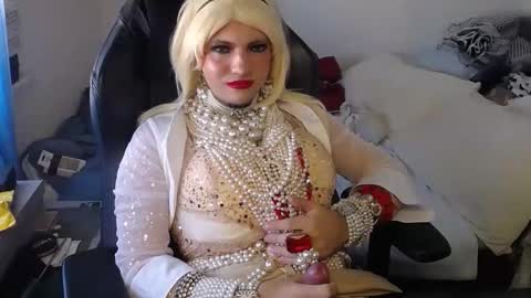 Snapshot of vanesacrossri chatting on 10-16-25, 07:42 vanesacrossri online show from 10-16-25, 07:42