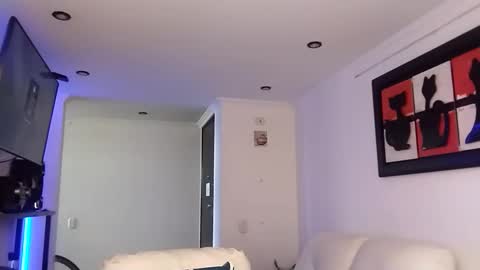 vanessa and samantha online show from 05-27-26, 02:25