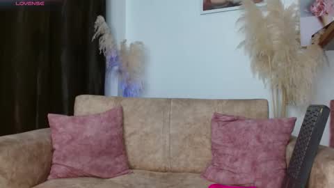 VANESSA BRETT online show from 02-16-26, 04:52