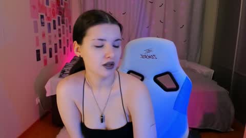 Vanessa online show from 02-07-25, 01:04